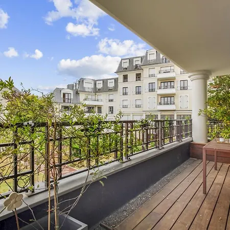 Le Saint Cyr Apartment Exterior photo