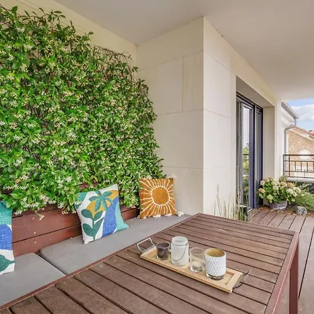 Le Saint Cyr Apartment Exterior photo